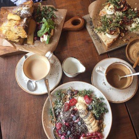 Roamers Coffee & Booze